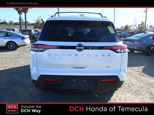 2024 Nissan Pathfinder SV FWD