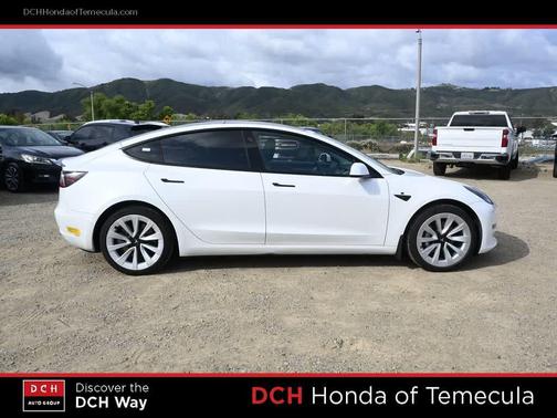 Pearl White Multi-Coat 2021 Tesla Model 3 Standard Range Plus