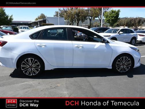 Snow White Pearl 2023 Kia Forte GT