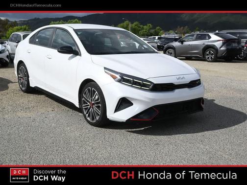Snow White Pearl 2023 Kia Forte GT