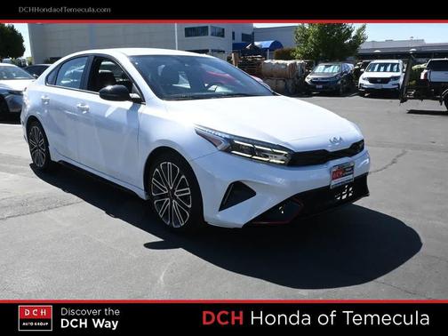 Snow White Pearl 2023 Kia Forte GT