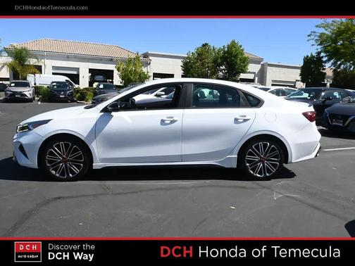 Snow White Pearl 2023 Kia Forte GT