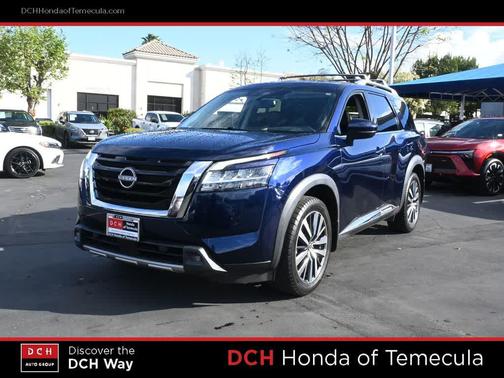 2022 Nissan Pathfinder Platinum 2WD