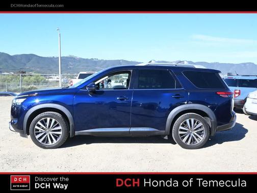 Deep Ocean Blue Pearl 2022 Nissan Pathfinder Platinum 2WD