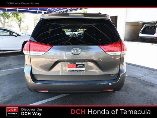 2011 Toyota Sienna LE