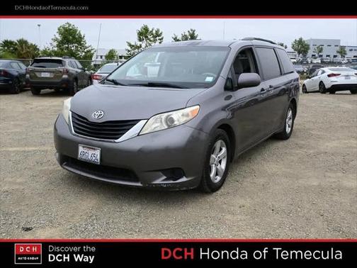 2011 Toyota Sienna LE