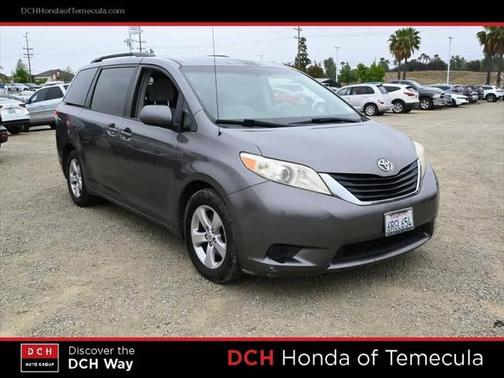 2011 Toyota Sienna LE