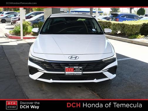 2024 Hyundai ELANTRA SE