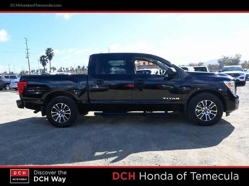 2024 Nissan Titan SV