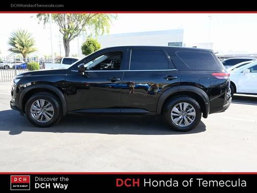 2024 Nissan Pathfinder S FWD