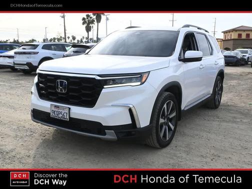 Platinum White Pearl 2024 Honda Pilot Touring 8-Passenger