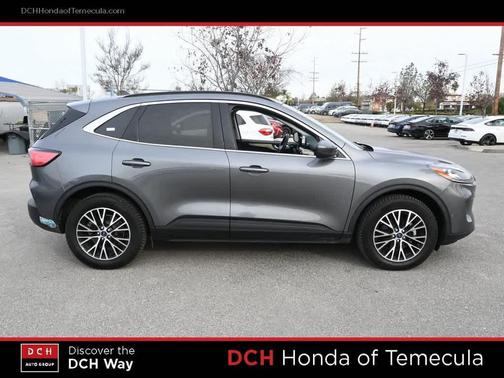 2022 Ford Escape Titanium