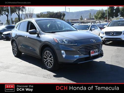 2022 Ford Escape Titanium