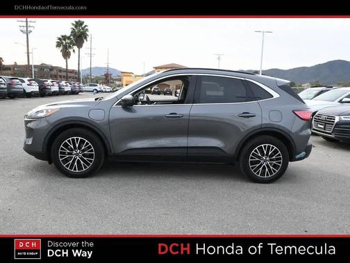 2022 Ford Escape Titanium