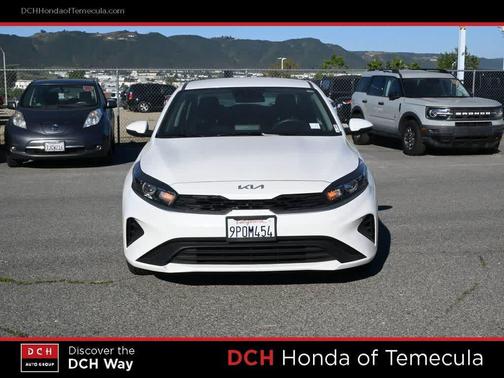 Snow White Pearl 2024 Kia Forte LXS