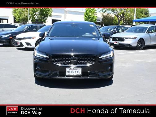 Onyx Black Metallic 2024 Volvo S60 B5 Plus Black Edition