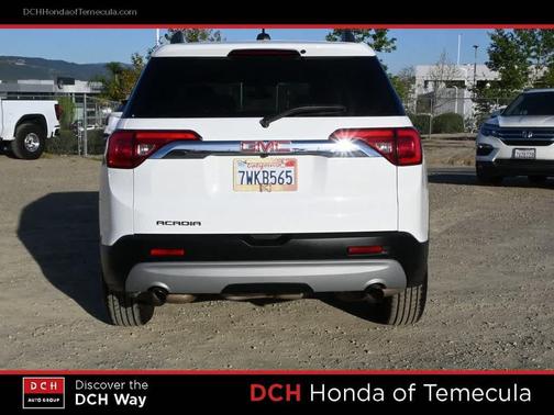 2017 GMC Acadia SLE-2