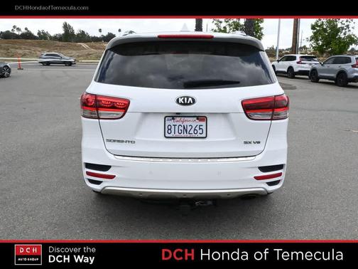 Snow White Pearl 2017 Kia Sorento SX