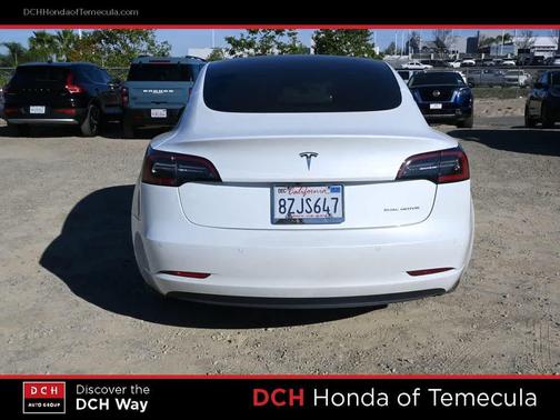 Pearl White Multi-Coat 2022 Tesla Model 3 Long Range