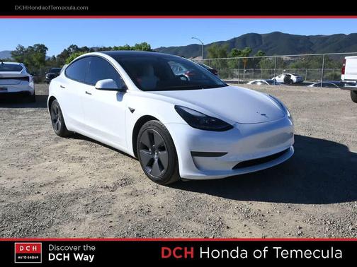 Pearl White Multi-Coat 2022 Tesla Model 3 Long Range