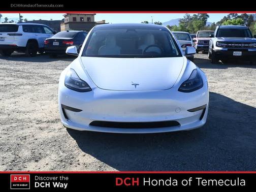 Pearl White Multi-Coat 2022 Tesla Model 3 Long Range