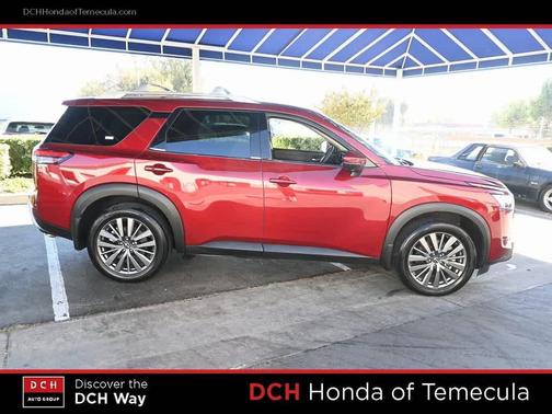 2024 Nissan Pathfinder SL FWD
