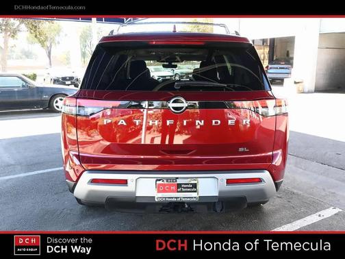 2024 Nissan Pathfinder SL FWD