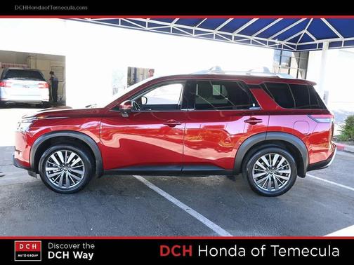 2024 Nissan Pathfinder SL FWD