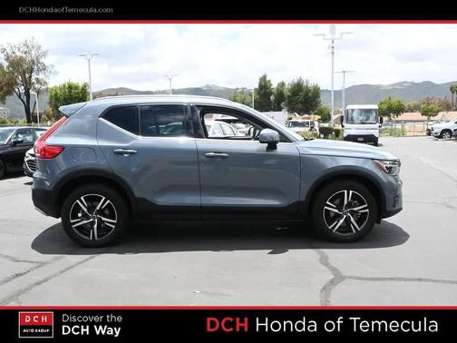 Fjord Blue Metallic 2023 Volvo XC40 B5 Plus Bright Theme