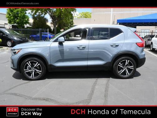 Fjord Blue Metallic 2023 Volvo XC40 B5 Plus Bright Theme
