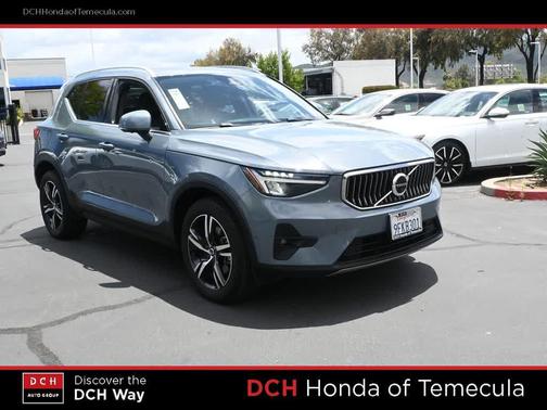 Fjord Blue Metallic 2023 Volvo XC40 B5 Plus Bright Theme