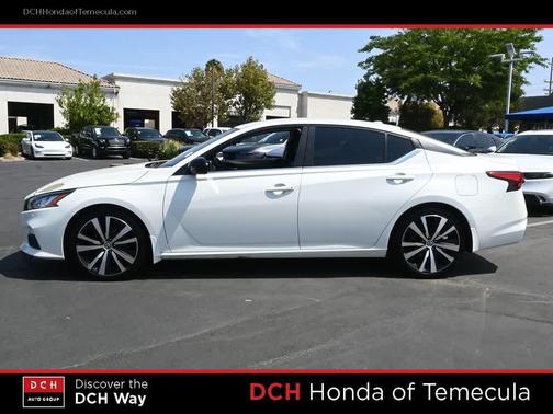 Pearl White Tricoat 2020 Nissan Altima SR FWD