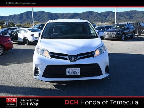 2018 Toyota Sienna LE