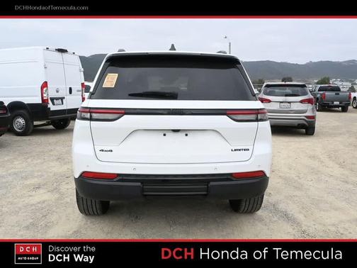 Bright White Clearcoat 2023 Jeep Grand Cherokee Limited