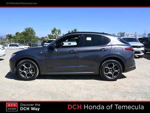 Vesuvio Gray Metallic 2023 Alfa Romeo Stelvio Ti