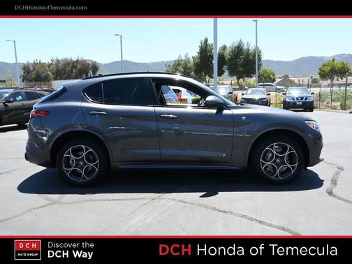 Vesuvio Gray Metallic 2023 Alfa Romeo Stelvio Ti