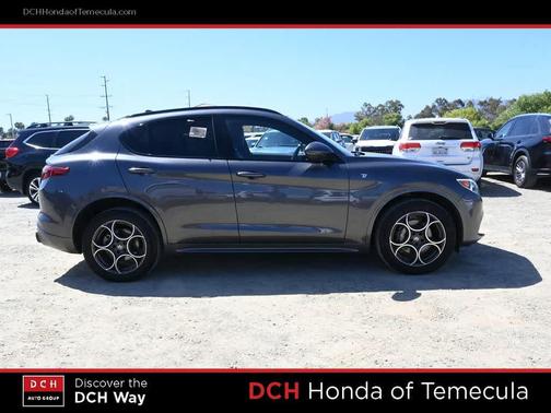 Vesuvio Gray Metallic 2023 Alfa Romeo Stelvio Ti