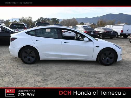 2022 Tesla Model 3 Standard Range