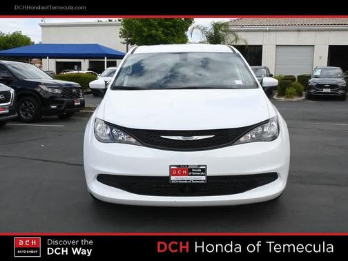 Bright White Clearcoat 2022 Chrysler Voyager LX