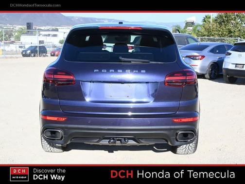 2017 Porsche Cayenne Platinum Edition