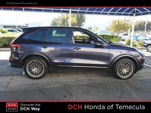 2017 Porsche Cayenne Platinum Edition