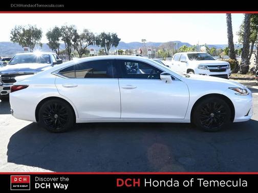 2024 Lexus ES 300h Base