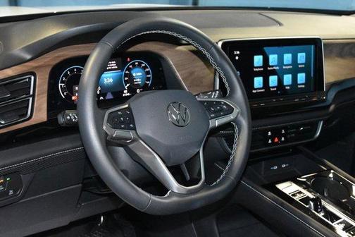 2024 Volkswagen Atlas 2.0T SE