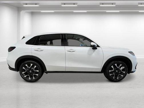 Platinum White Pearl 2027 Honda HR-V EX-L