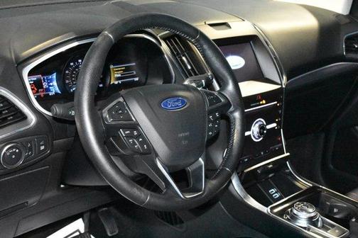 Baltic Sea Green Metallic 2019 Ford Edge Titanium