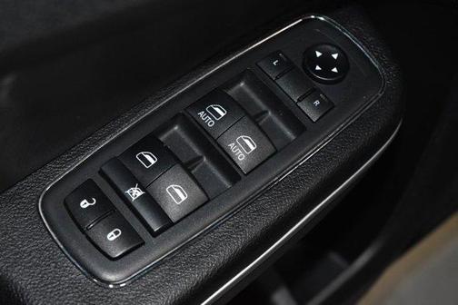 2019 Chrysler 300 S