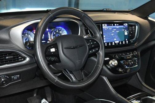 Velvet Red Pearlcoat 2021 Chrysler Pacifica Limited