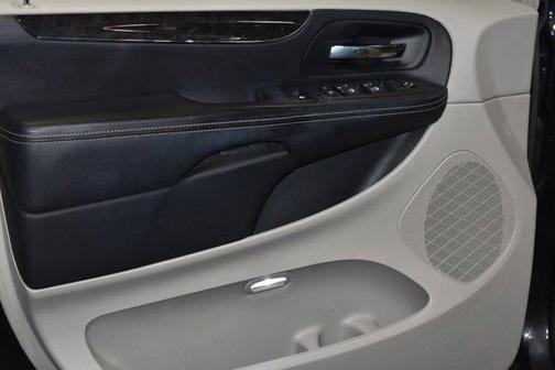 2012 Chrysler Town & Country Touring