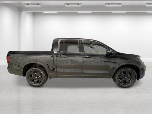 Crystal Black Pearl 2026 Honda Ridgeline Black Edition