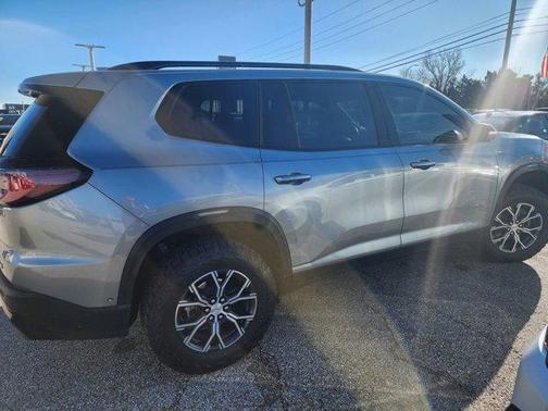 2024 GMC Acadia AT4
